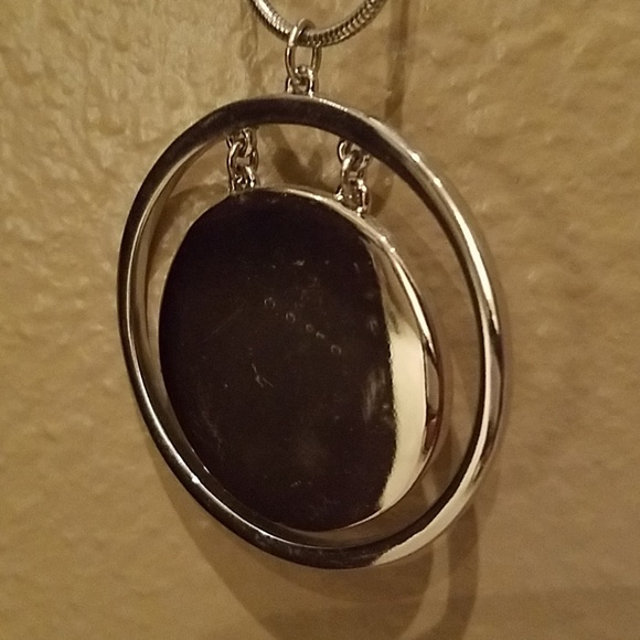 Sterling Silver Necklace and Circular Pendant - Picture 3 of 4